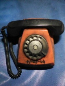Создать мем: старый телефонный аппарат, телефон ссср, ретро телефон