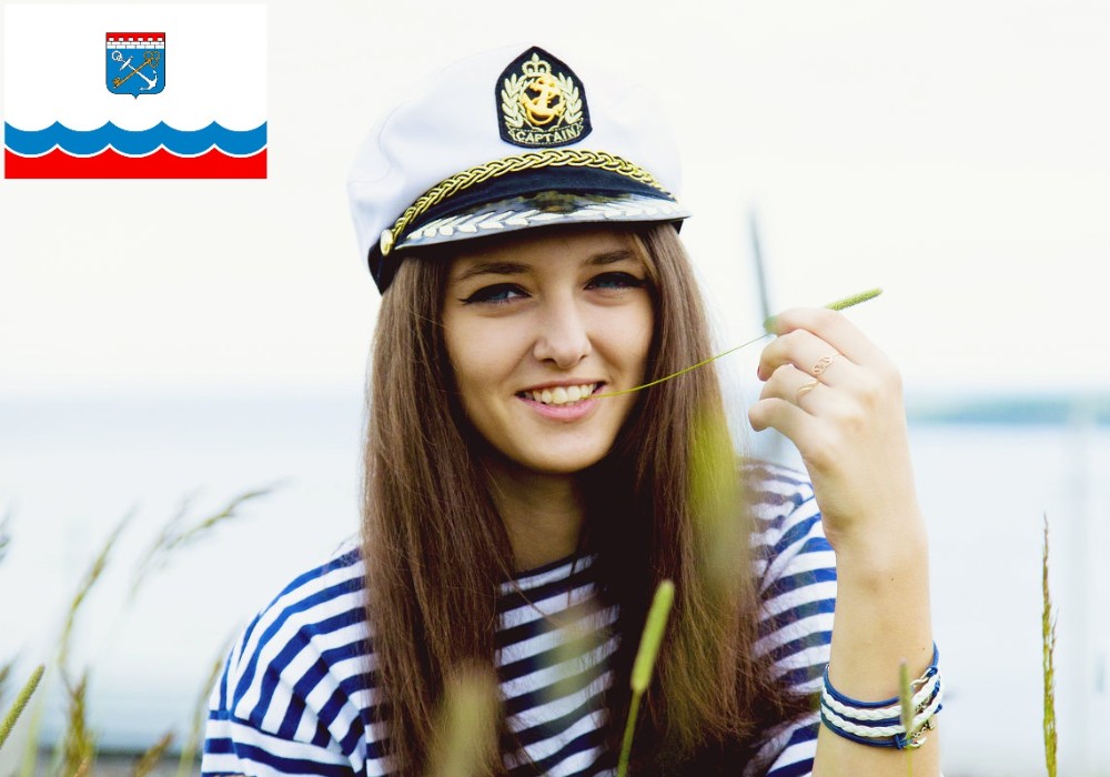 Create meme: girls in navy uniforms, girls in vests, the sailor girl