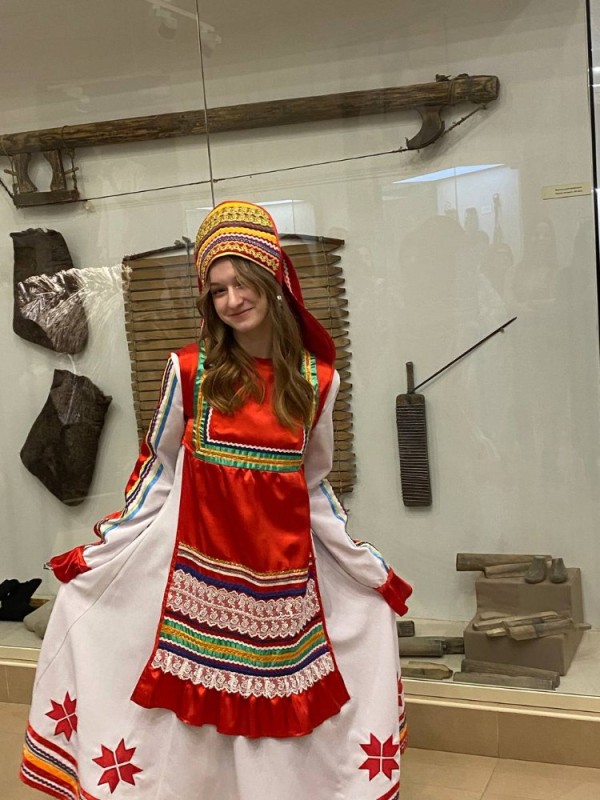 Create meme: folk costume of the Mordvins, Russian national costume , folk costume