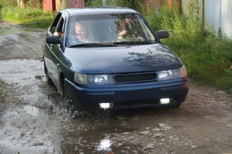 Создать мем: ваз 2112 2004, ваз 2110 2001, lada ваз 2112