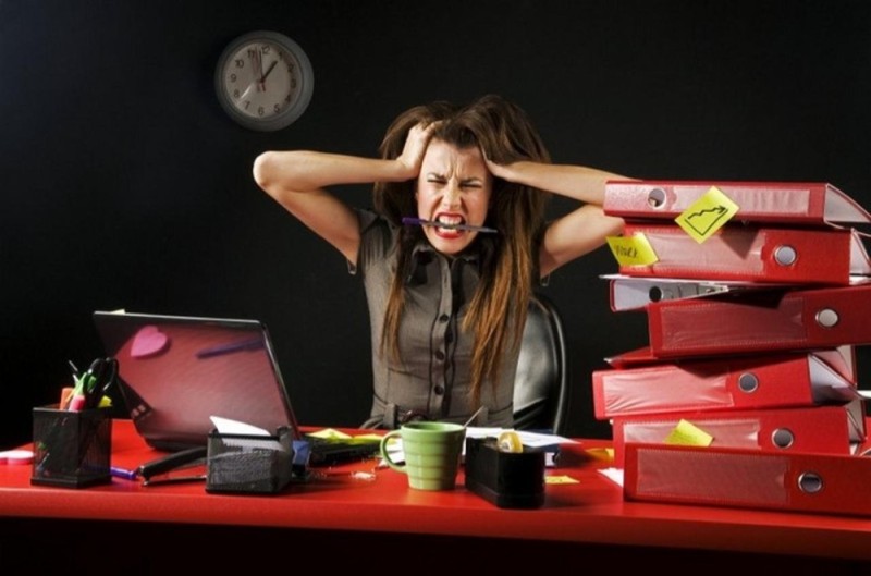 Create meme: emergency at work, busy woman, accountant's work