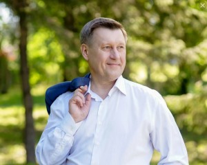 Создать мем: локоть наш мэр, левченко александр владимирович, мэр новосибирска