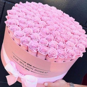 Create meme: box colors, pink roses in a box, roses in box