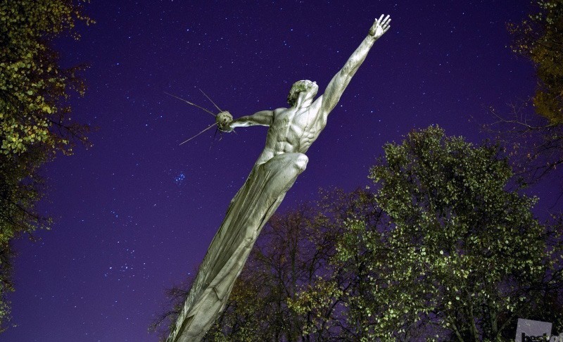 Create meme: monument to the conquerors of space Monino, monument to the conquerors of space Taganrog, volgograd motherland