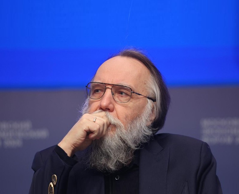 Create meme: Dugin in, Dugin, Alexander gelevich, Dugin is a philosopher