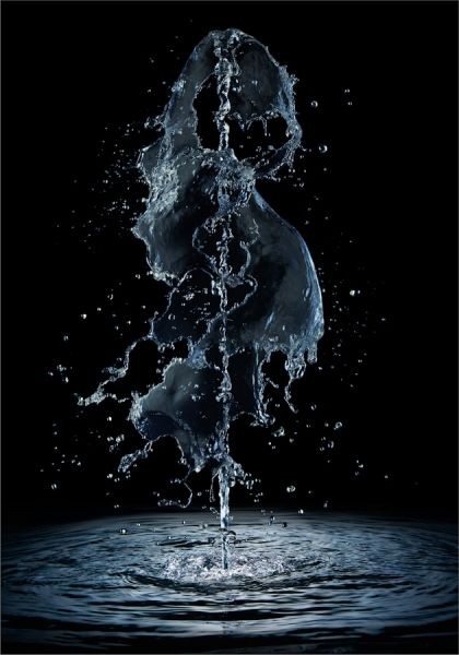 Create meme: splashes of water on a black background, water splashes on a black background, water on a black background