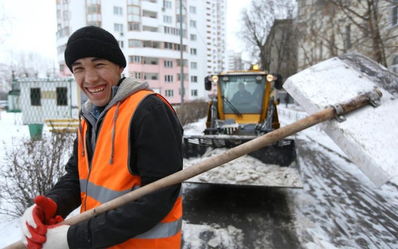 Create meme: labor migrants in russia, gbu zhilishchnik, housing owner