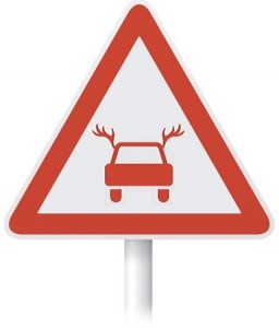 Создать мем: знак олень, знак осторожно лоси, дорожные знаки предупреждающие знаки