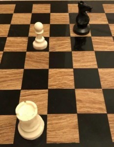 Создать мем: деревянные шахматы, шахматы, шахматная доска с фигурами