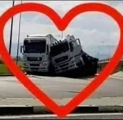 Create meme: truckers , accident , accident truck