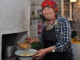 Create meme: grandma, the grandmother in the village, buranovskie babushki