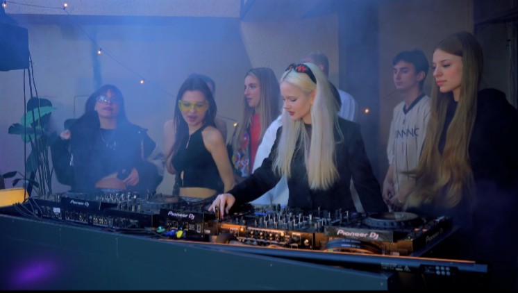 Create meme: girl , DJ girl at the club, Marika Rossa