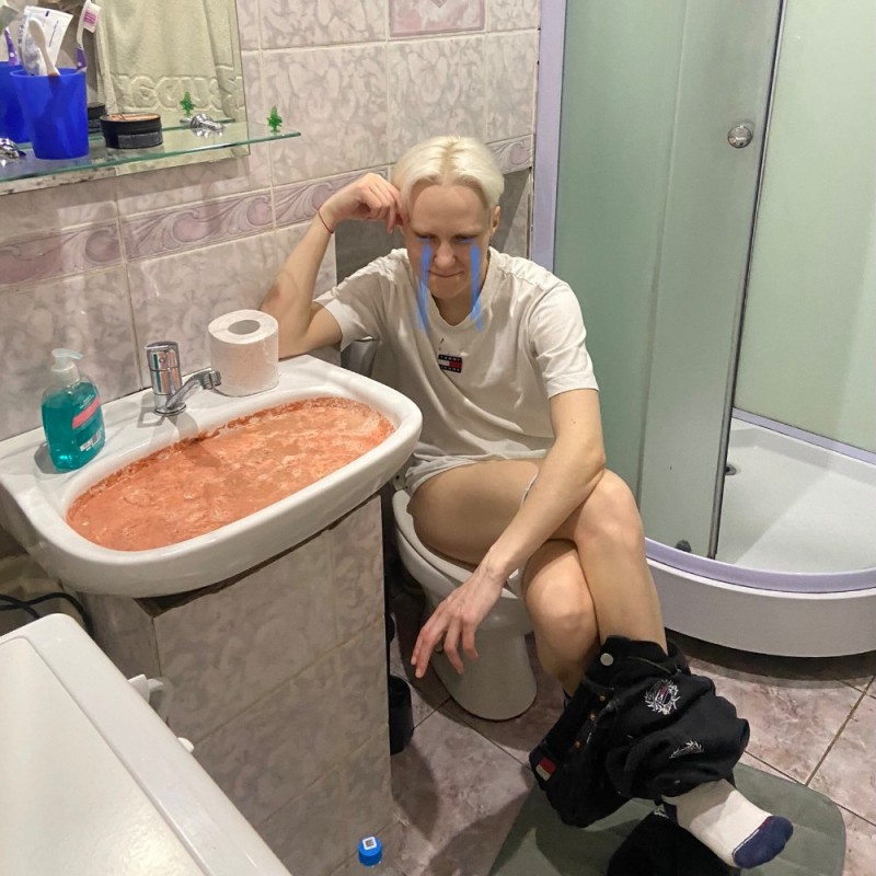 Create meme: girl , feet , toilet 