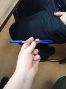 Создать мем: перьевая ручка, изгрызенная ручка, шариковая ручка