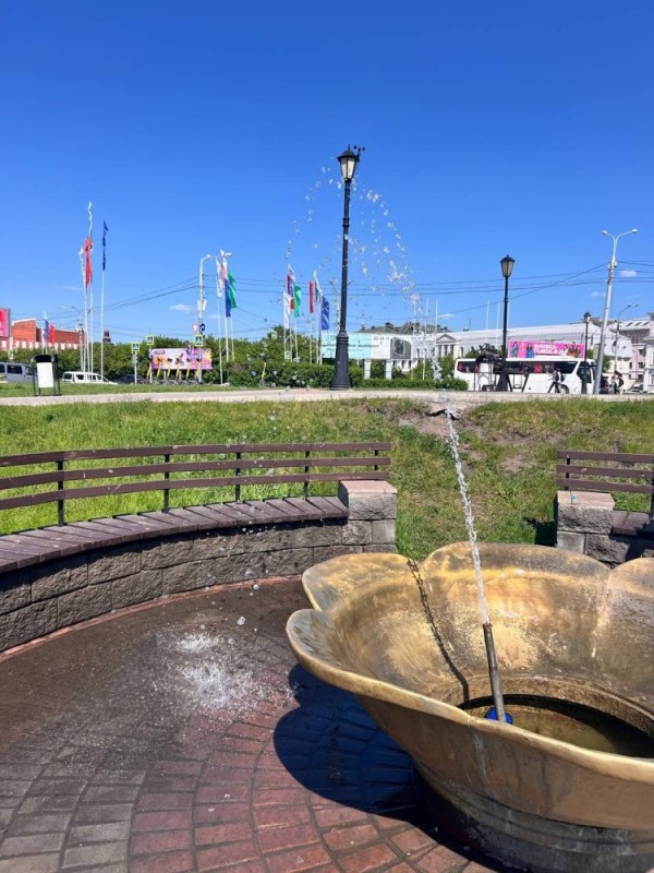 Create meme: fountains of Tyumen, millennium park yaroslavl, the embankment of the ushayki river fountain