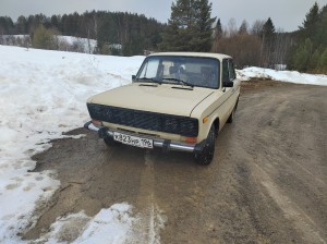 Create meme: Moskvich 2140, VAZ 2106 1976