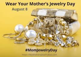 Create meme: jewelry, gold and silver jewelry, gold jewelry