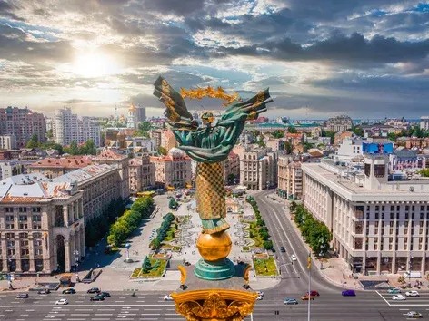 Create meme: Independence Square in Kiev, Independence monument in Kiev, Independence Square Kiev