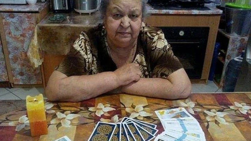 Create meme: the fortune teller , granny is a fortune teller, grandma the fortune teller