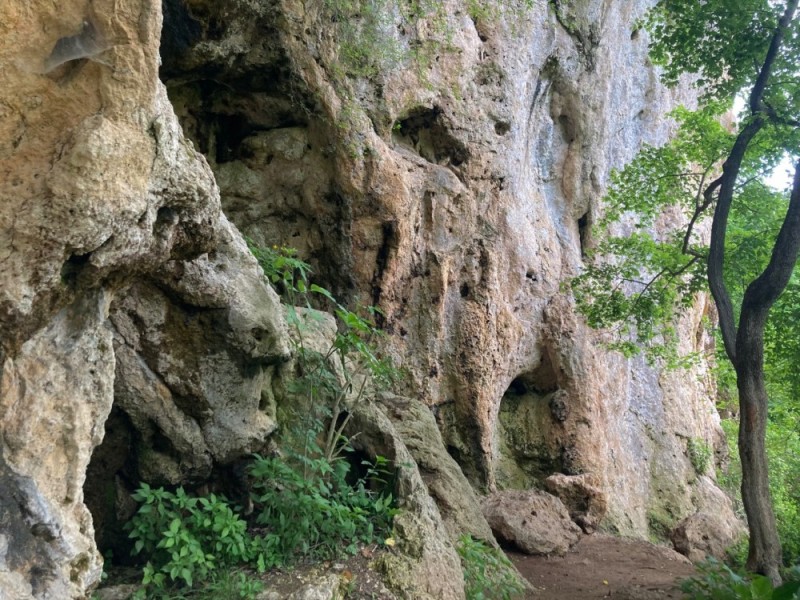 Создать мем: эски кермен пещерный, пещера, грот пещера