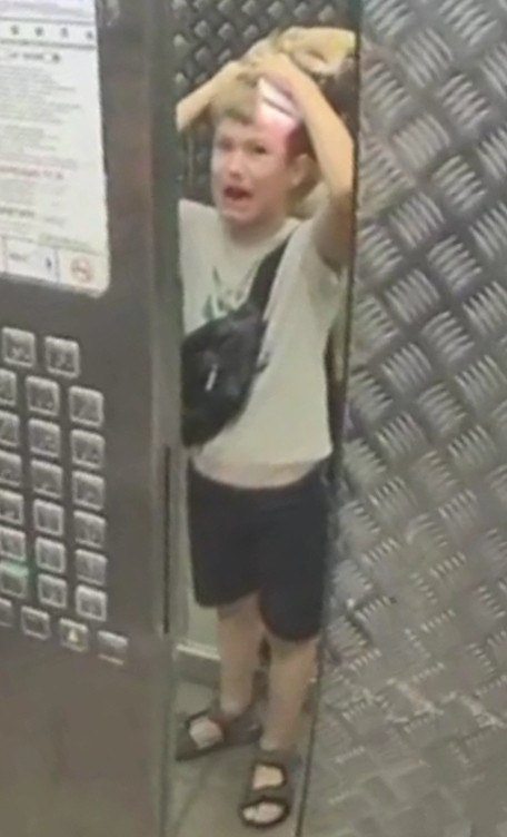 Create meme: brazilian boy, boy, elevator camera