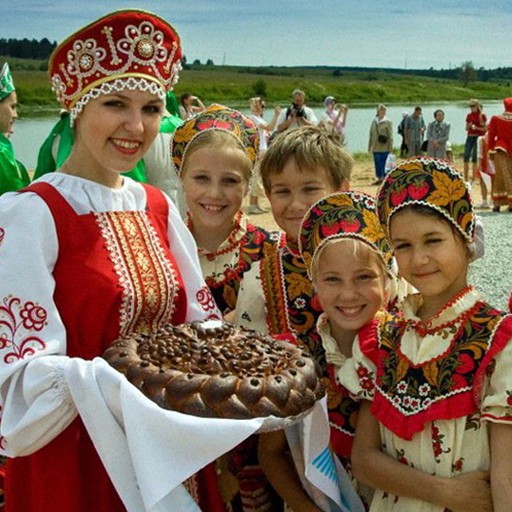 Create meme: bread salt, traditions of Russian peoples, Russian people