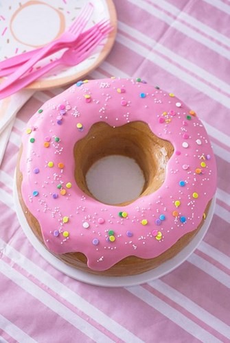 Create meme: donut , glazed donut, donut with pink icing