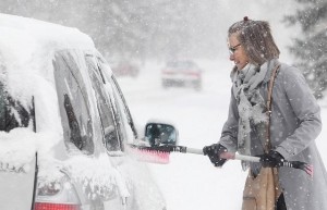 Create meme: snowfall, a man cleans snow, to leave the snow