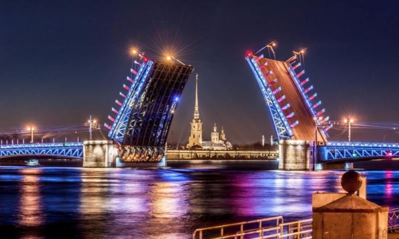 Create meme: drawbridges in St. Petersburg, drawbridge in St. petersburg, bridges of St. Petersburg Palace bridge