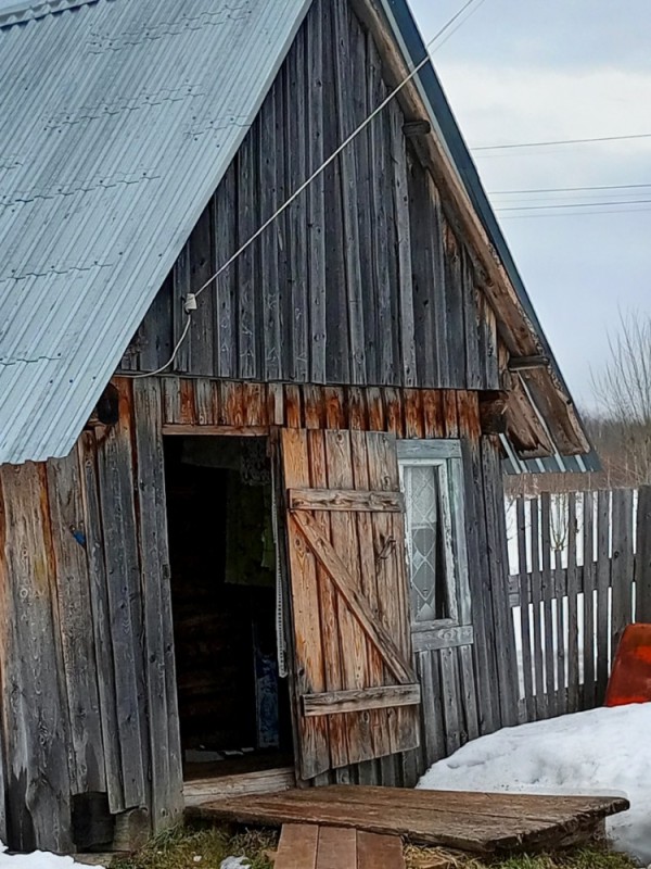 Create meme: house in the village, a village in russia, old house in the village