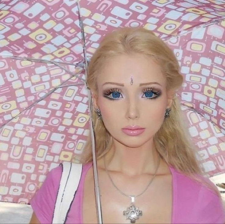 Создать мем: макияж кукольный, живая барби, живая кукла барби валерия лукьянова