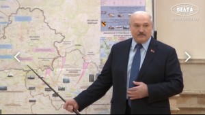 Создать мем: лукашенко на фоне карты, лукашенко показывает карту, беларусь лукашенко