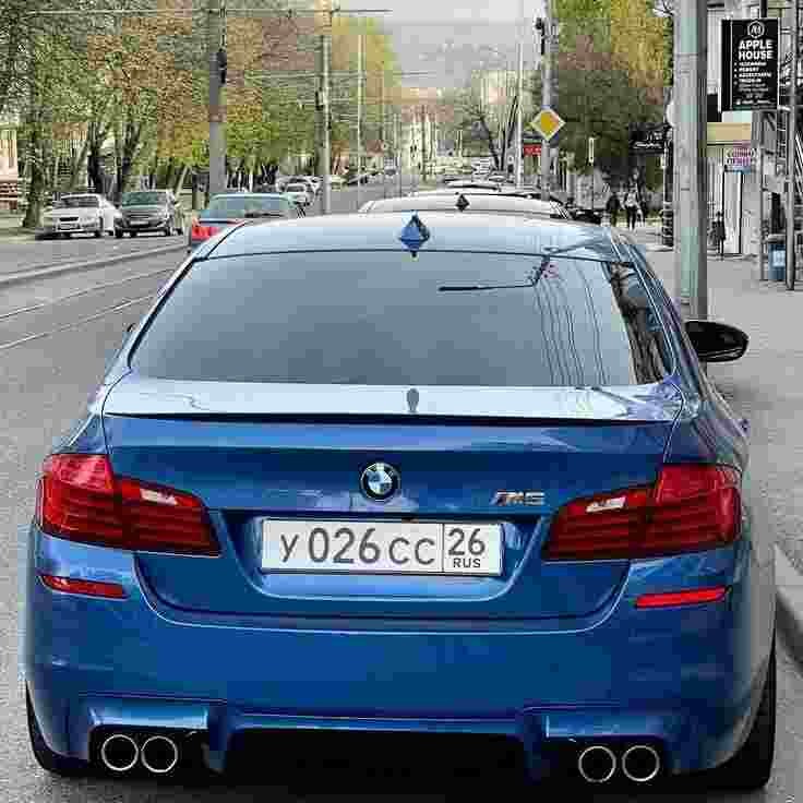 Создать мем: а080кн77, bmw m 5 f 10, bmw m5 а009рр95